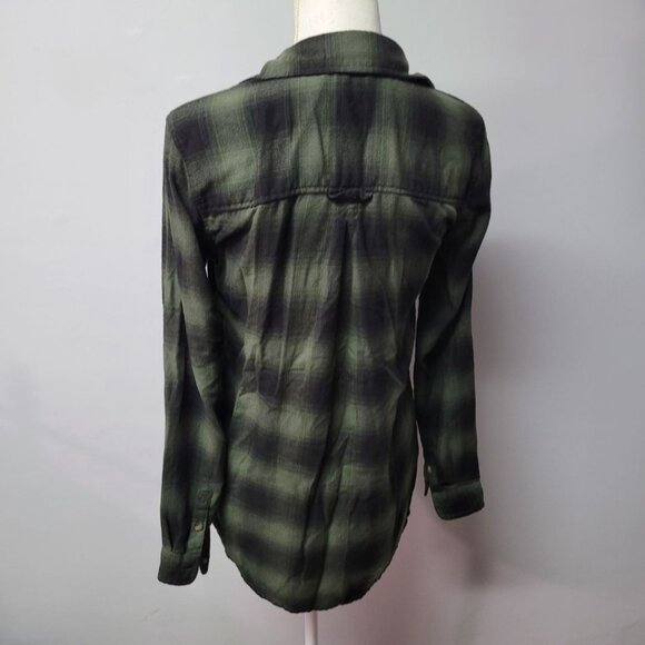 American Eagle Ahh Mazingly Soft Boyfriend Flip Flannel Shirt Button Small Green - Picture 2 of 9